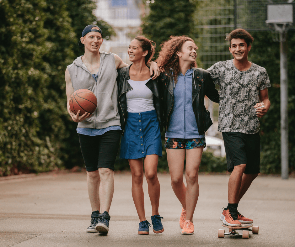 Brązowy Vintage Zdjęcie Kolaż Post na Facebooku (30)